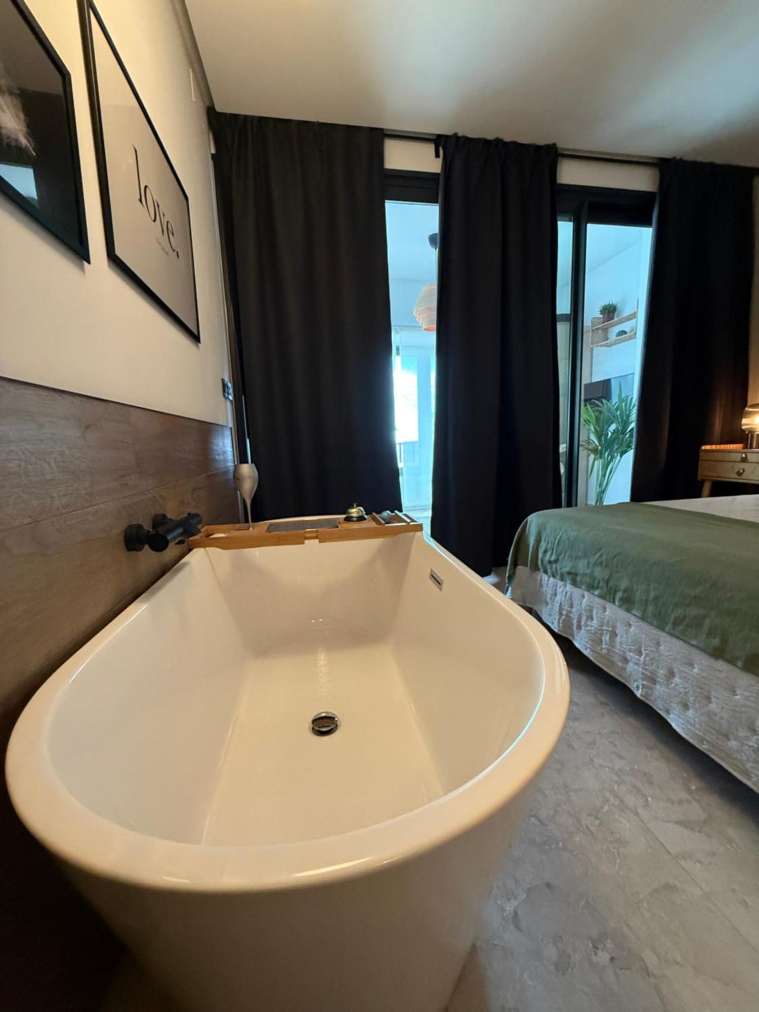Bed and Breakfast Victoria Loft Castell de Ferro Exterior foto